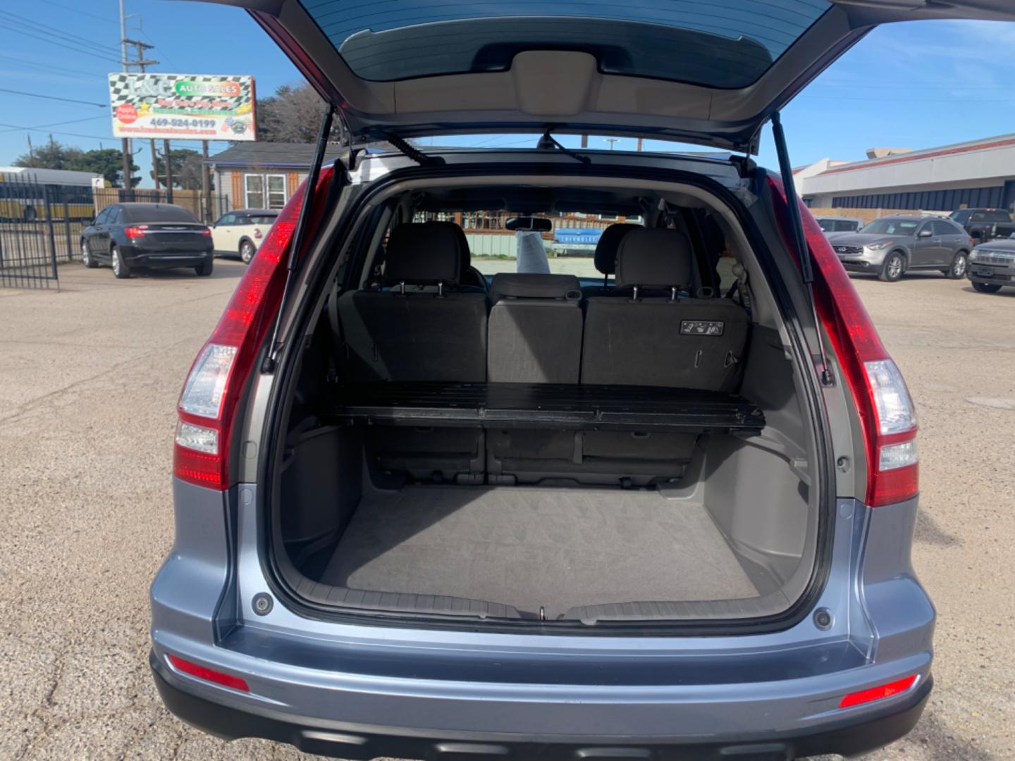 2010 Blue /gray Honda CR-V EX 2WD AT (3CZRE3H58AG) with an 2.4L L4 DOHC 16V engine, Automatic transmission, located at 1830 North Belt Line Road, Irving, TX, 75061, (469) 524-0199, 32.834373, -96.993584 - Photo#4